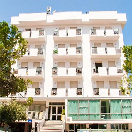 Hotel Raffaello 체제나티코 외부 사진