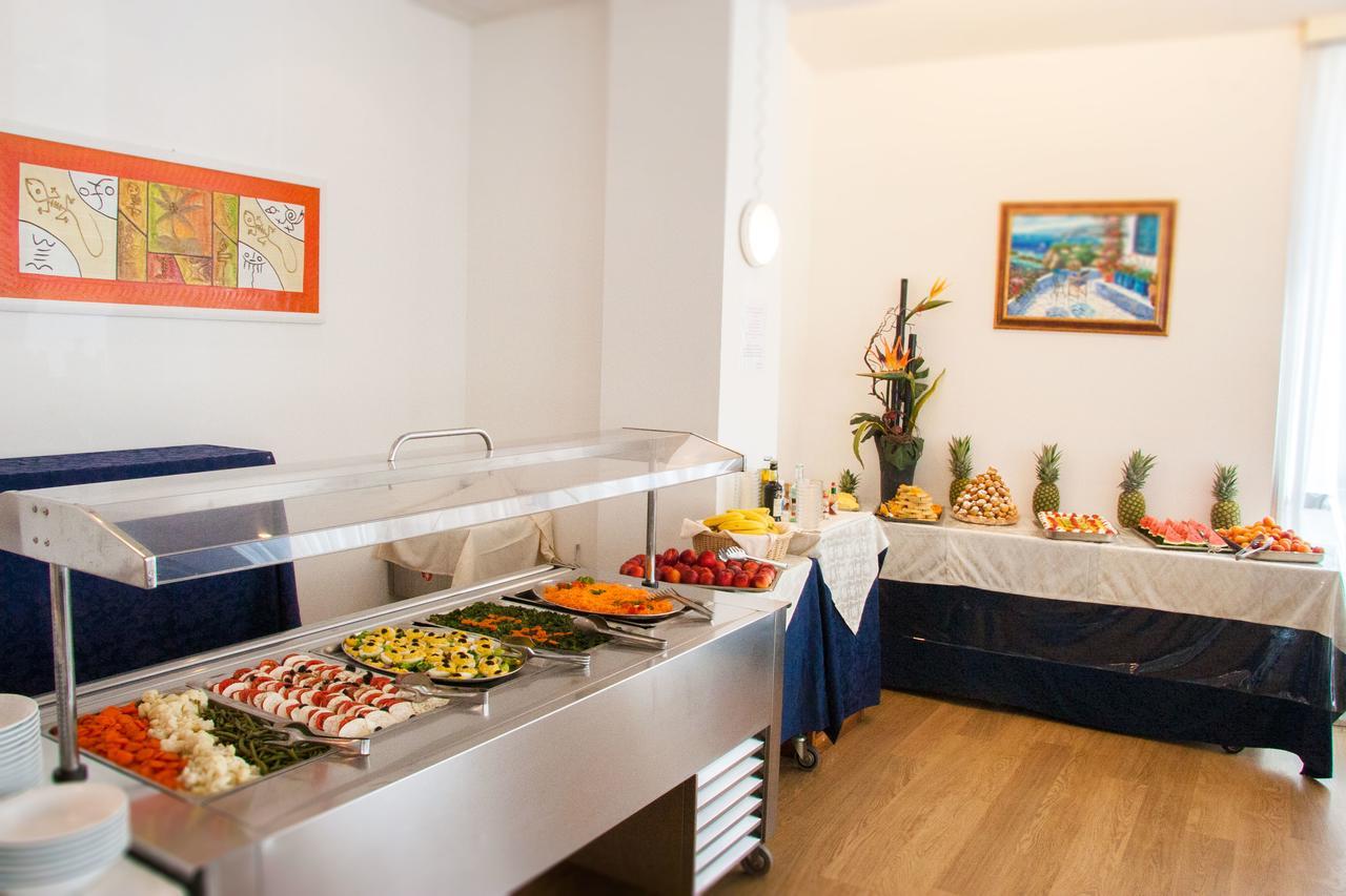 Hotel Raffaello 체제나티코 외부 사진