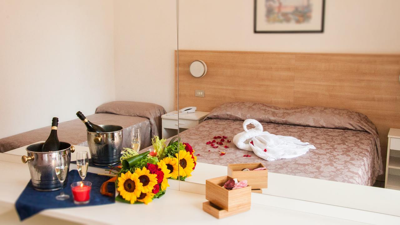Hotel Raffaello 체제나티코 외부 사진
