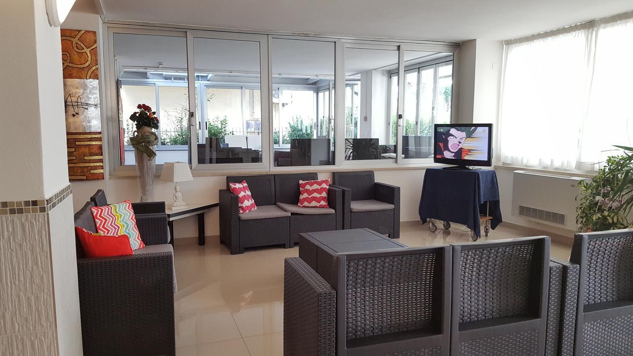 Hotel Raffaello 체제나티코 외부 사진